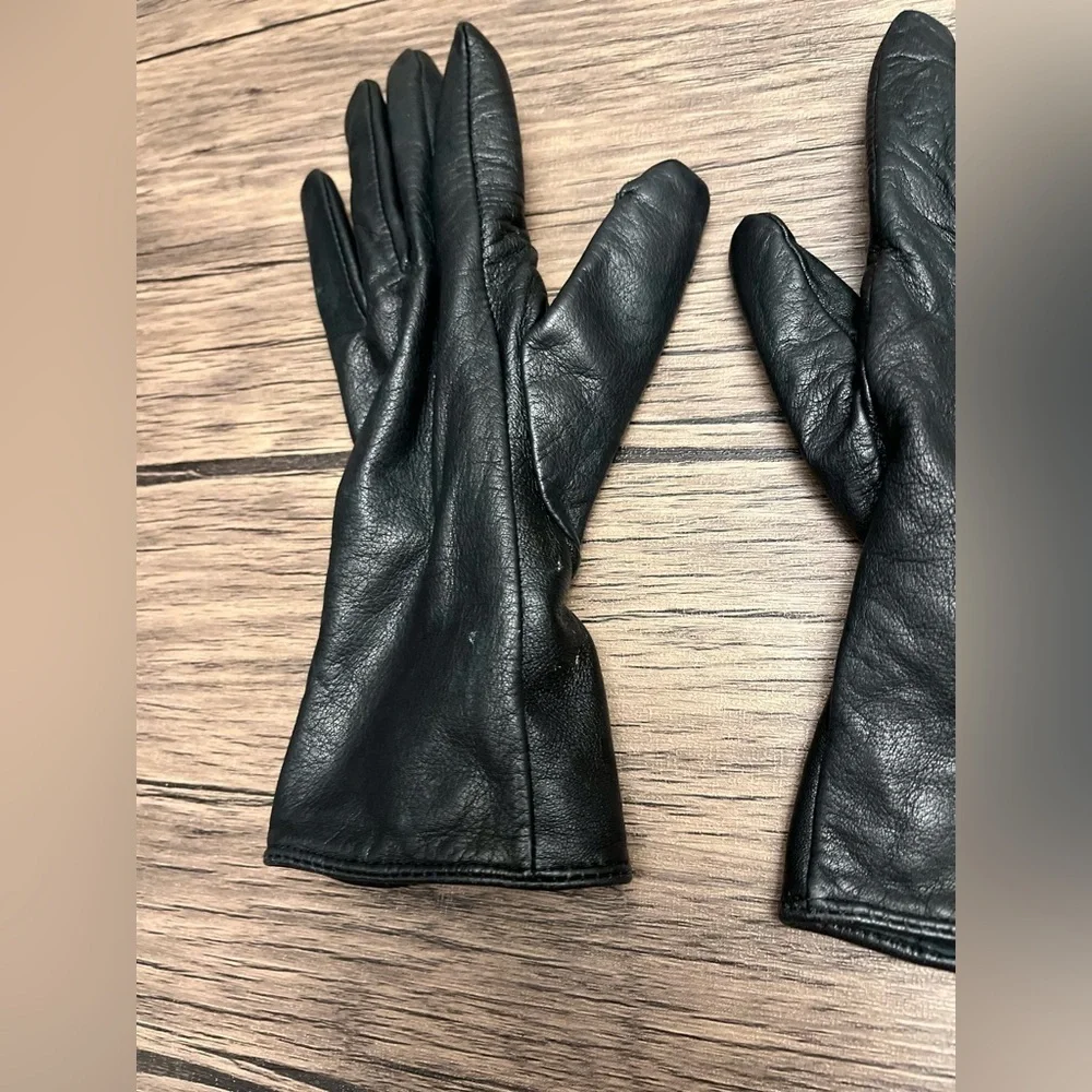 Vintage Cashmere-Lined Sheepskin Leather Gloves with Button Accents